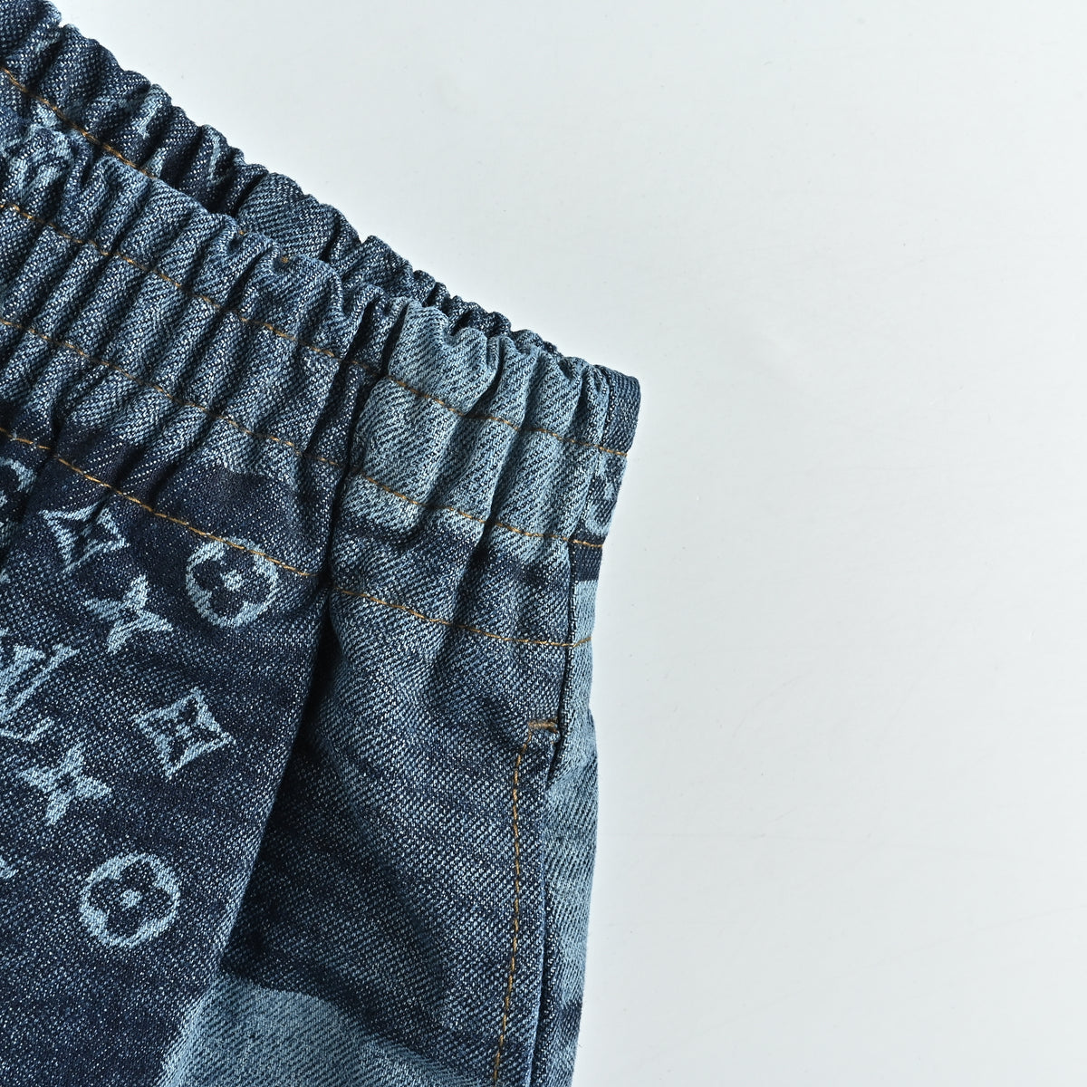 Louis Vuitton 2026SS Pixel Checkerboard LV Monogram Denim Shorts – Multi-Blue R3800716
