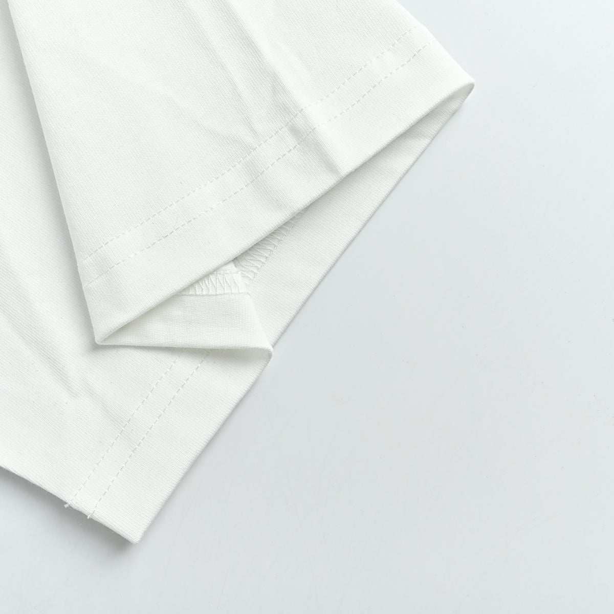 Fendi Minimal FF 3D Embroidered Short Sleeve T-Shirt – White MV2200714