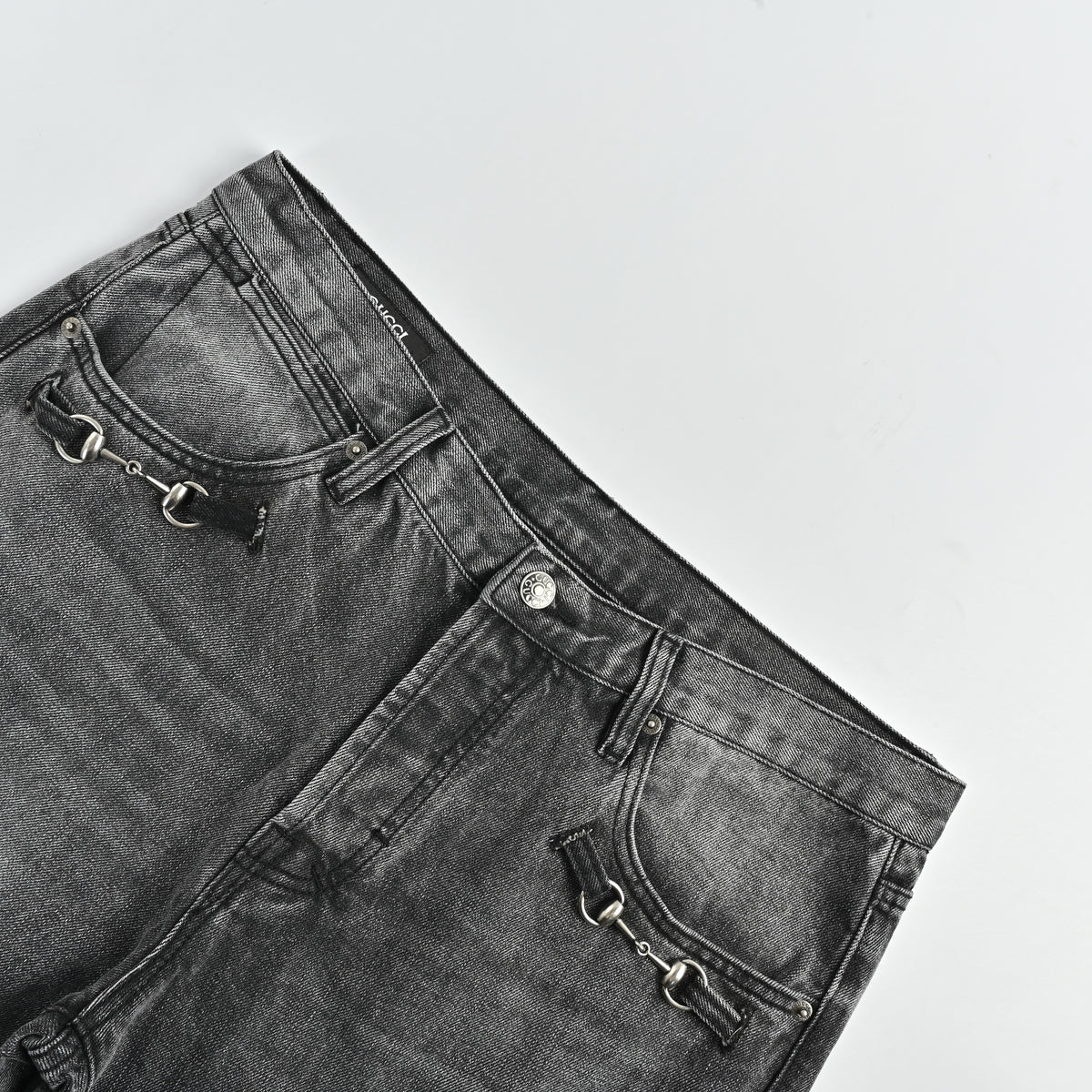 Gucci GUC Nano Lock-Clasp Denim Jeans – Washed Grey   NP6400412