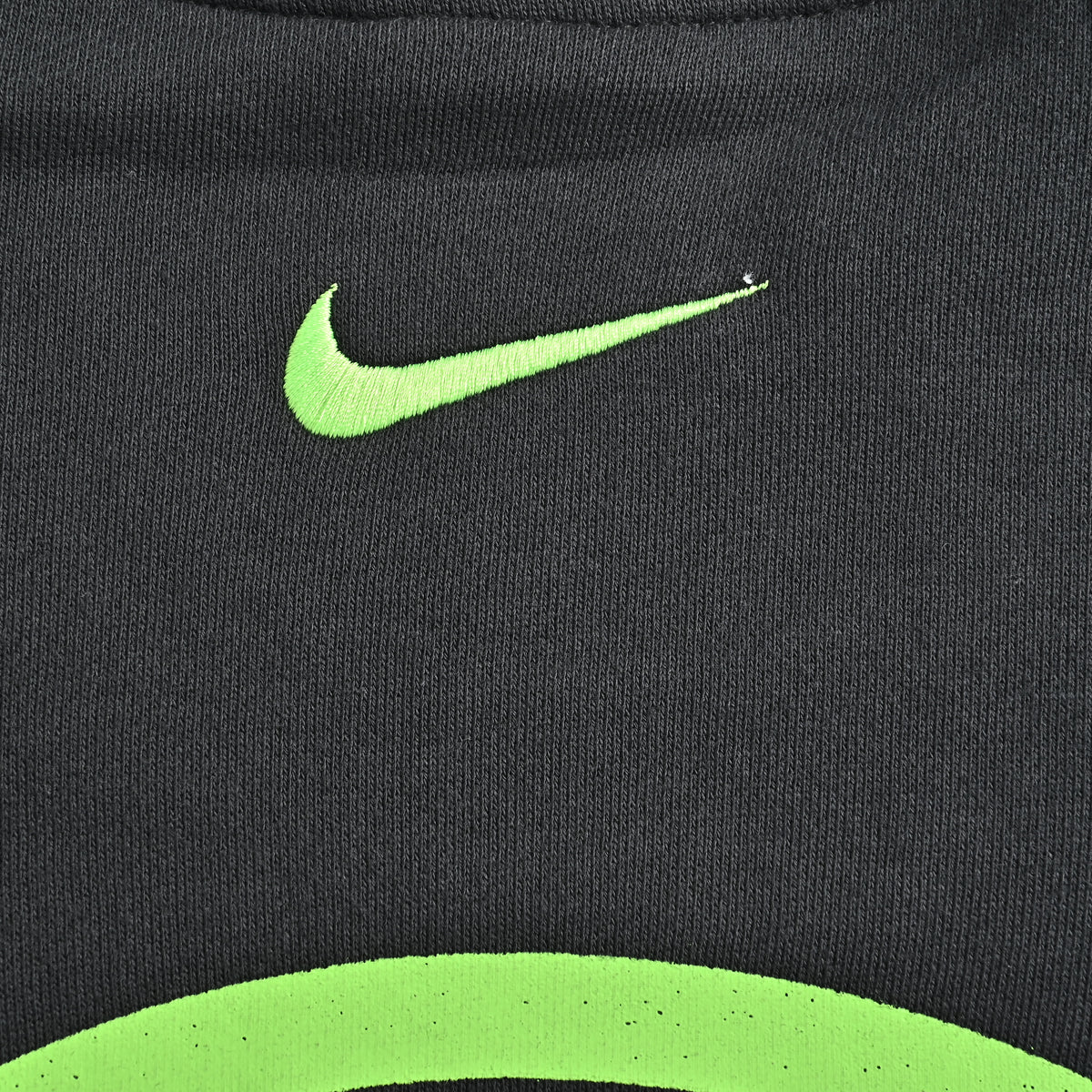 Palace × Nike FW25 Total P90 Crew Sweatshirt — Black P29NCS001