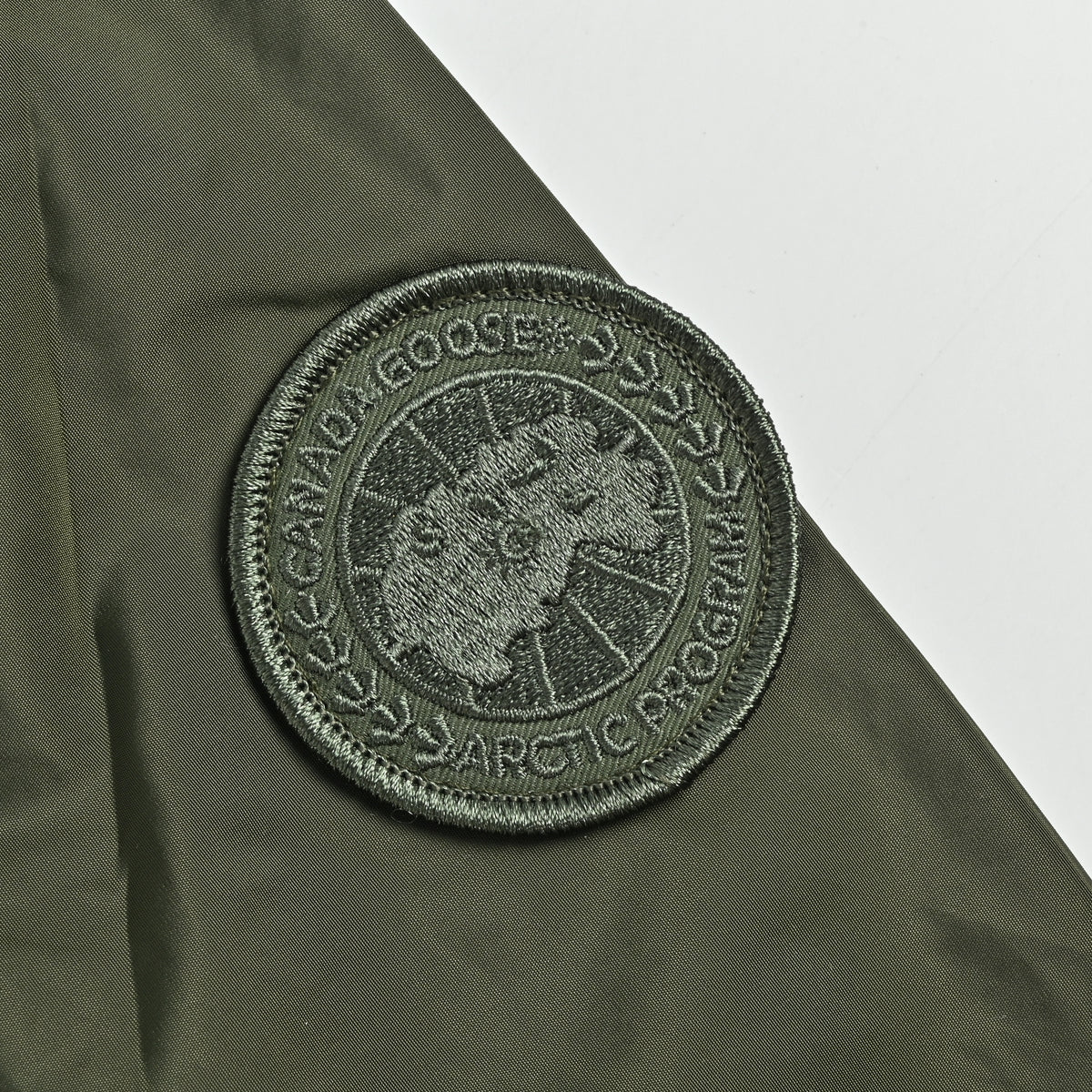 Canada Goose CG Black Label Hooded Windproof Shell Jacket – Army Green  NP6400504-ARG