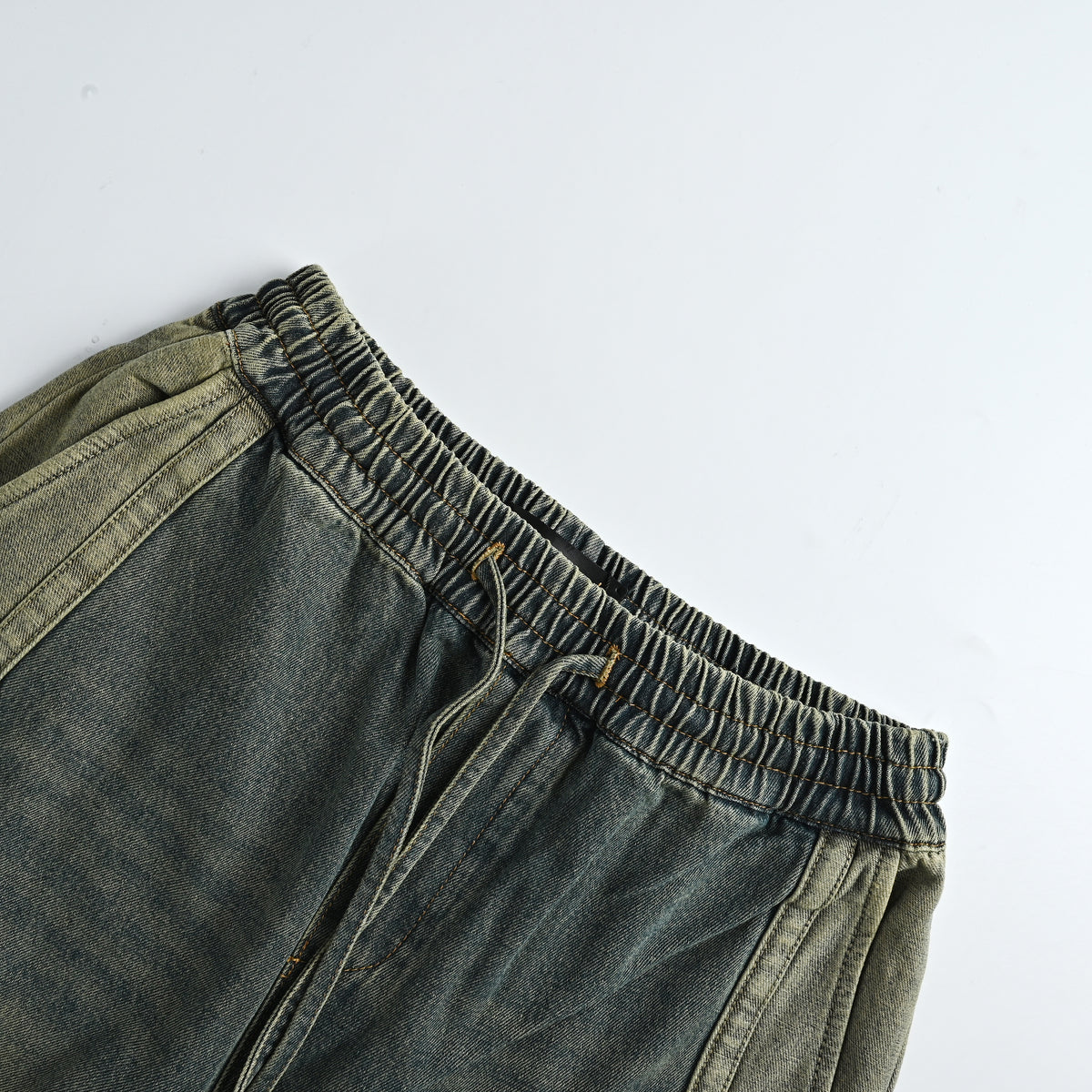 AMIRI Five-Star Embroidered Vintage Wash Wide-Leg Jeans – Olive GreenAMBMJE1037