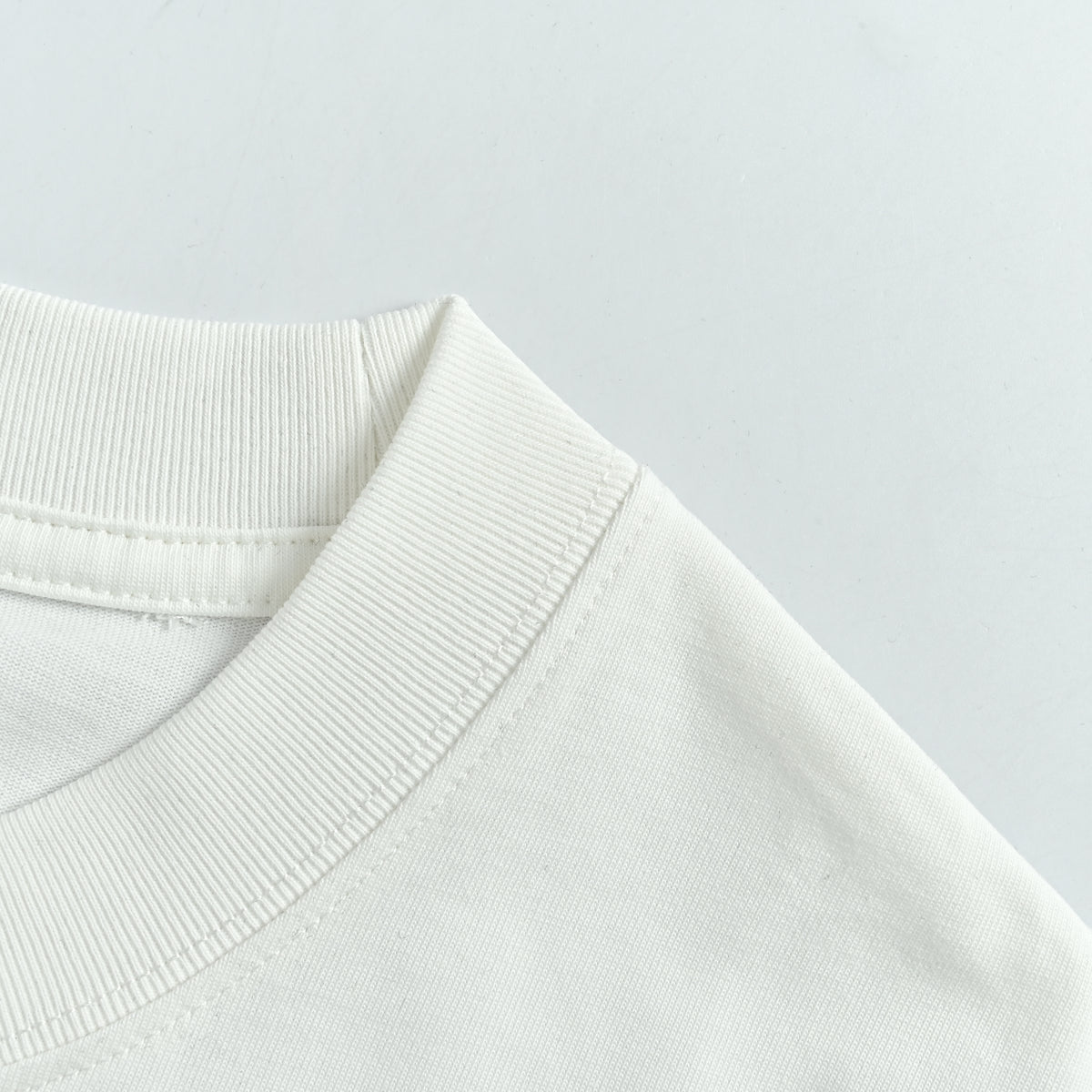 Fendi Minimal FF 3D Embroidered Short Sleeve T-Shirt – White MV2200714