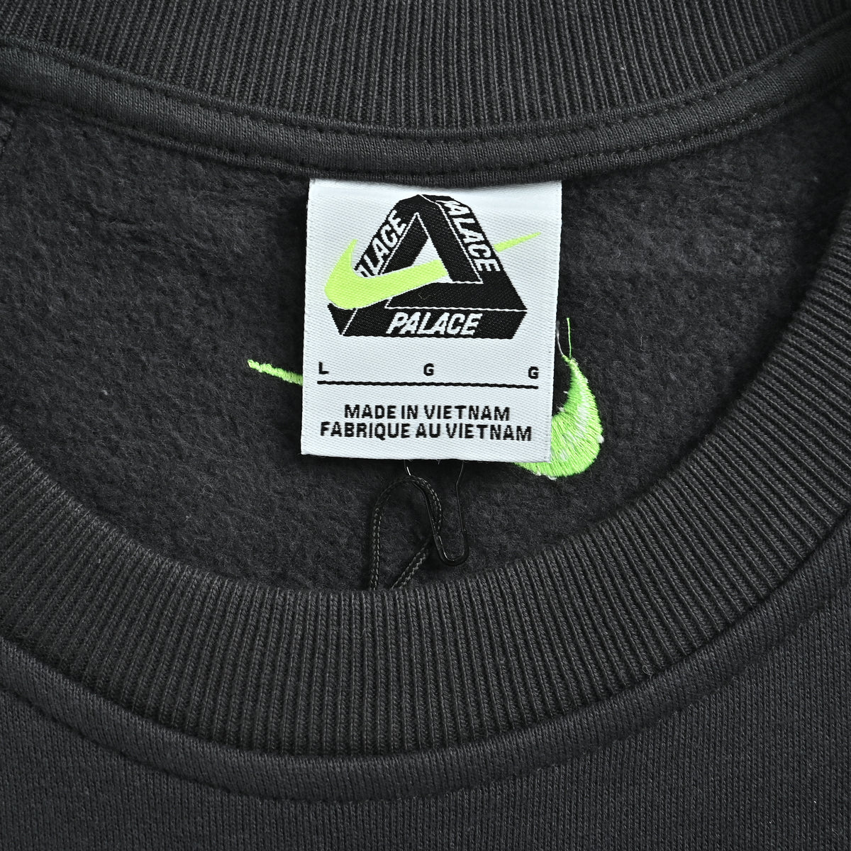 Palace × Nike FW25 Total P90 Crew Sweatshirt — Black P29NCS001