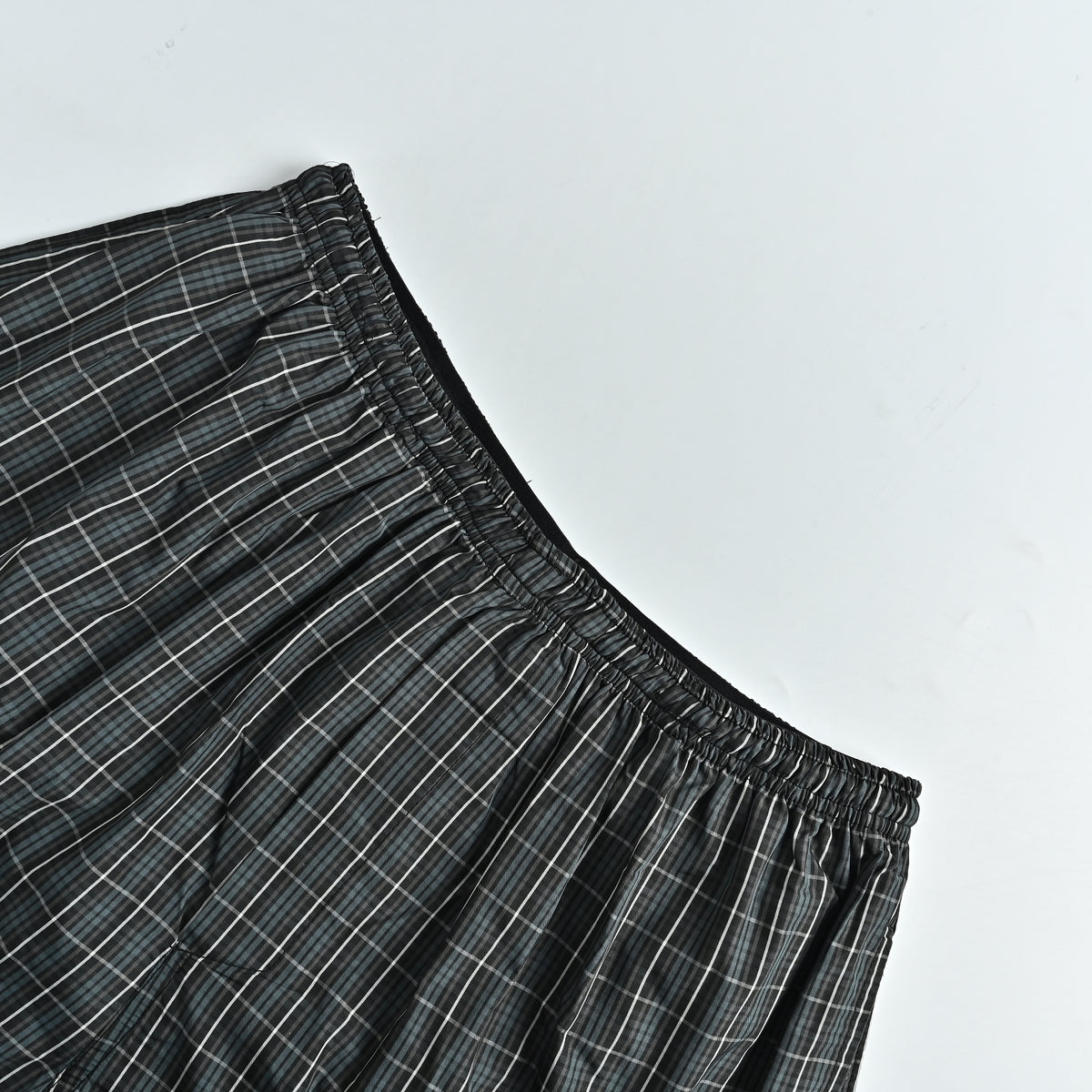 Balenciaga Wheat Crest BB Embroidered Plaid Beach Shorts DK4000731