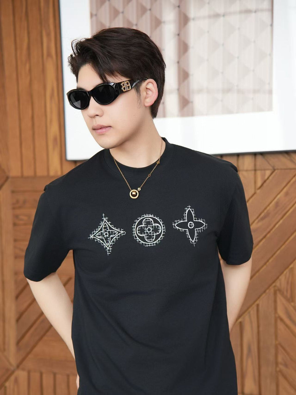 Louis Vuitton LV Classic Triple Flower Rice-Grain Embroidered T-Shirt 2026 BG2400507
