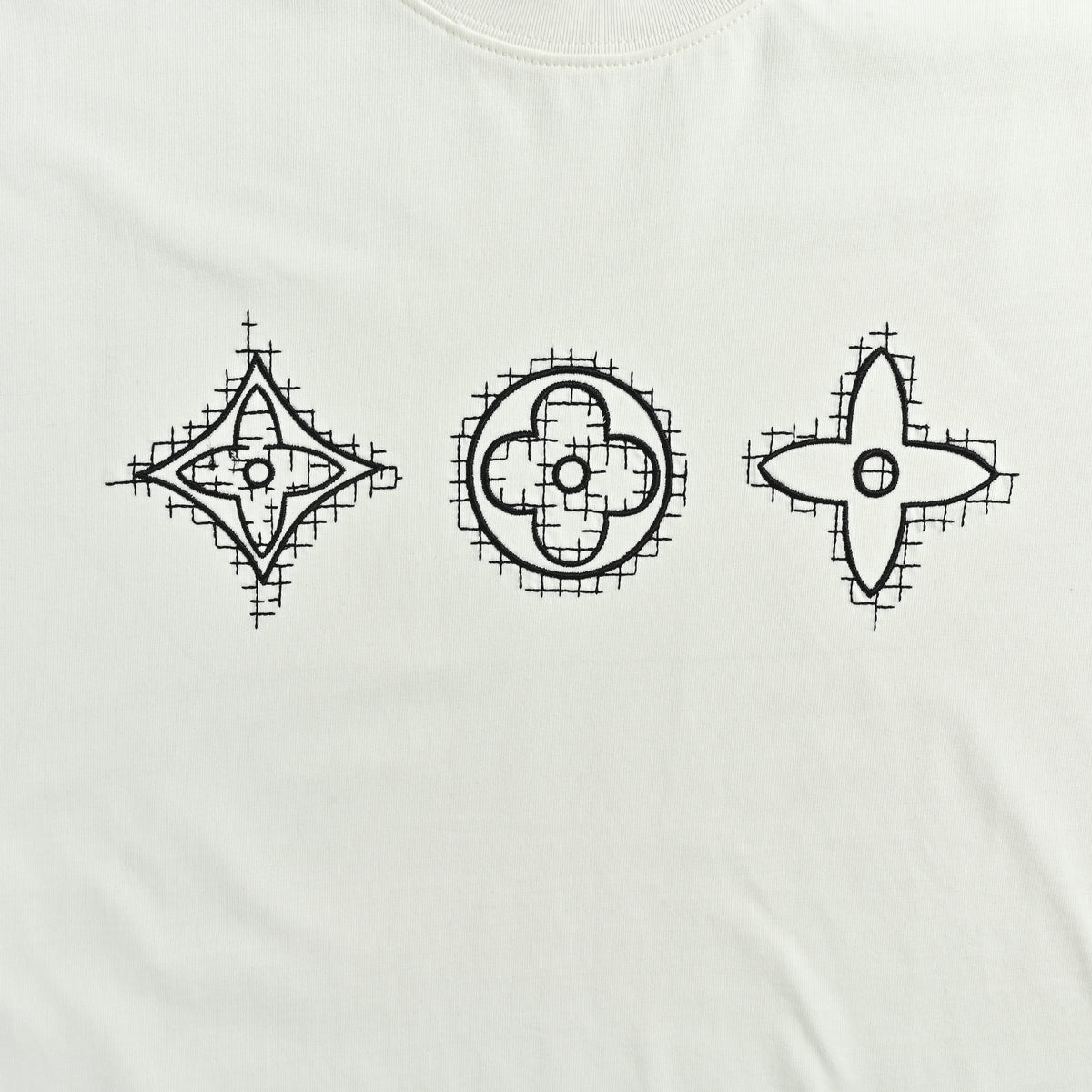 Louis Vuitton LV Classic Triple Flower Rice-Grain Embroidered T-Shirt 2026 — White  BG2400507-WHT