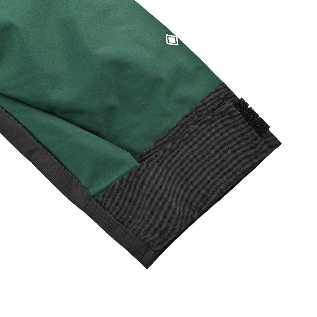 The North Face TNF Classic 1990 Mountain Jacket – Forest Green / Black XBK5201021-FGR