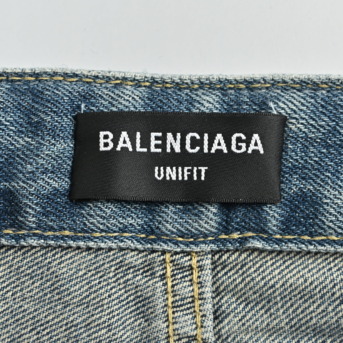 Balenciaga 25SS Washed Destroyed Straight-Leg Jeans – Light Blue794217TQW556379