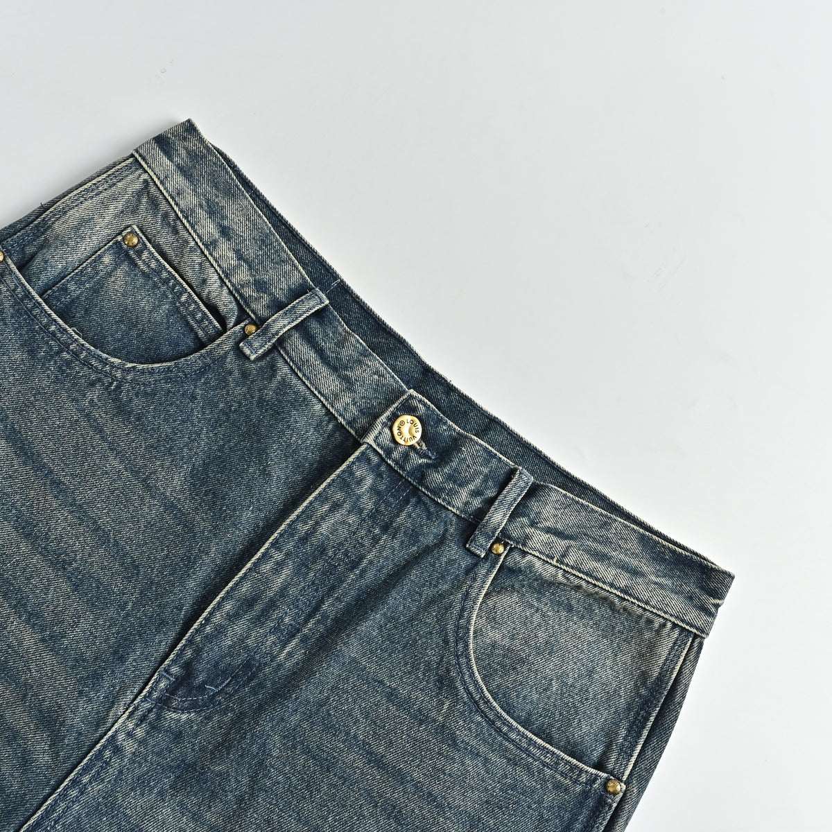Louis Vuitton LV Embossed Relief Monogram Cargo Jeans 2026 TS7600829