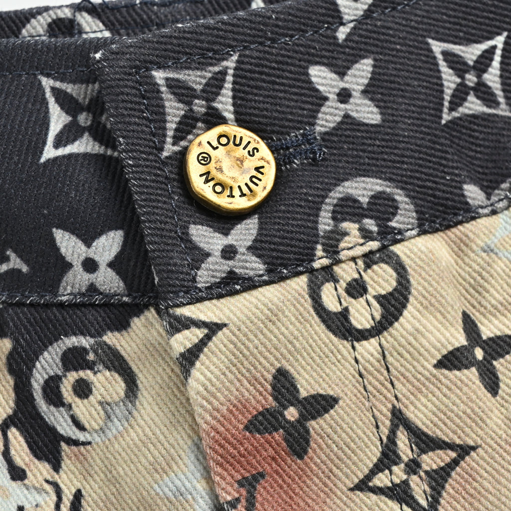 Louis Vuitton LV Monogram All-Over Print Tie-Dye Denim Cargo Shorts 2026HY3200328