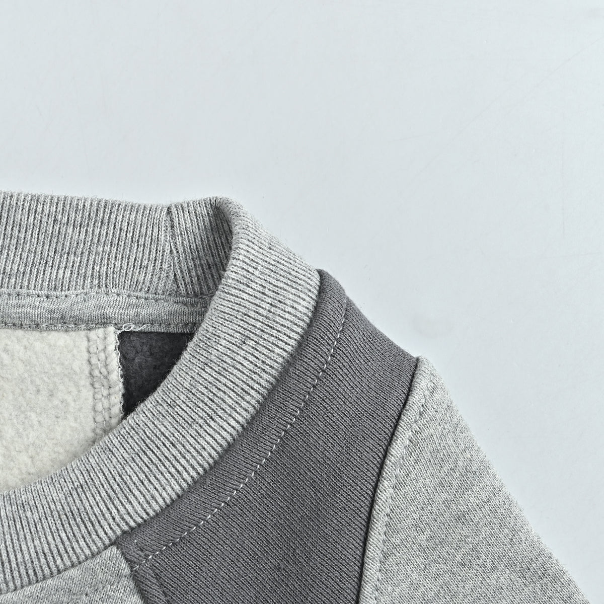 Palace × Nike FW25 Total P90 Crew Sweatshirt — Light Grey Marl P29NCS002