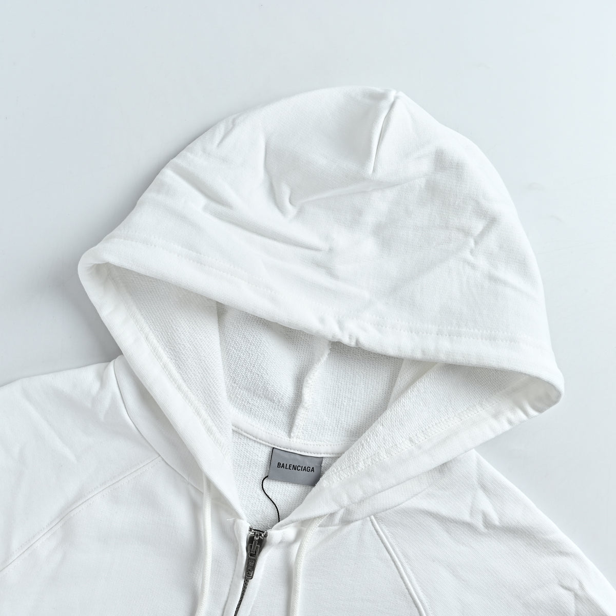 Balenciaga FW26 Bodies Reflective 6B Print Full-Zip Hoodie — White A0016VTUVQ59000