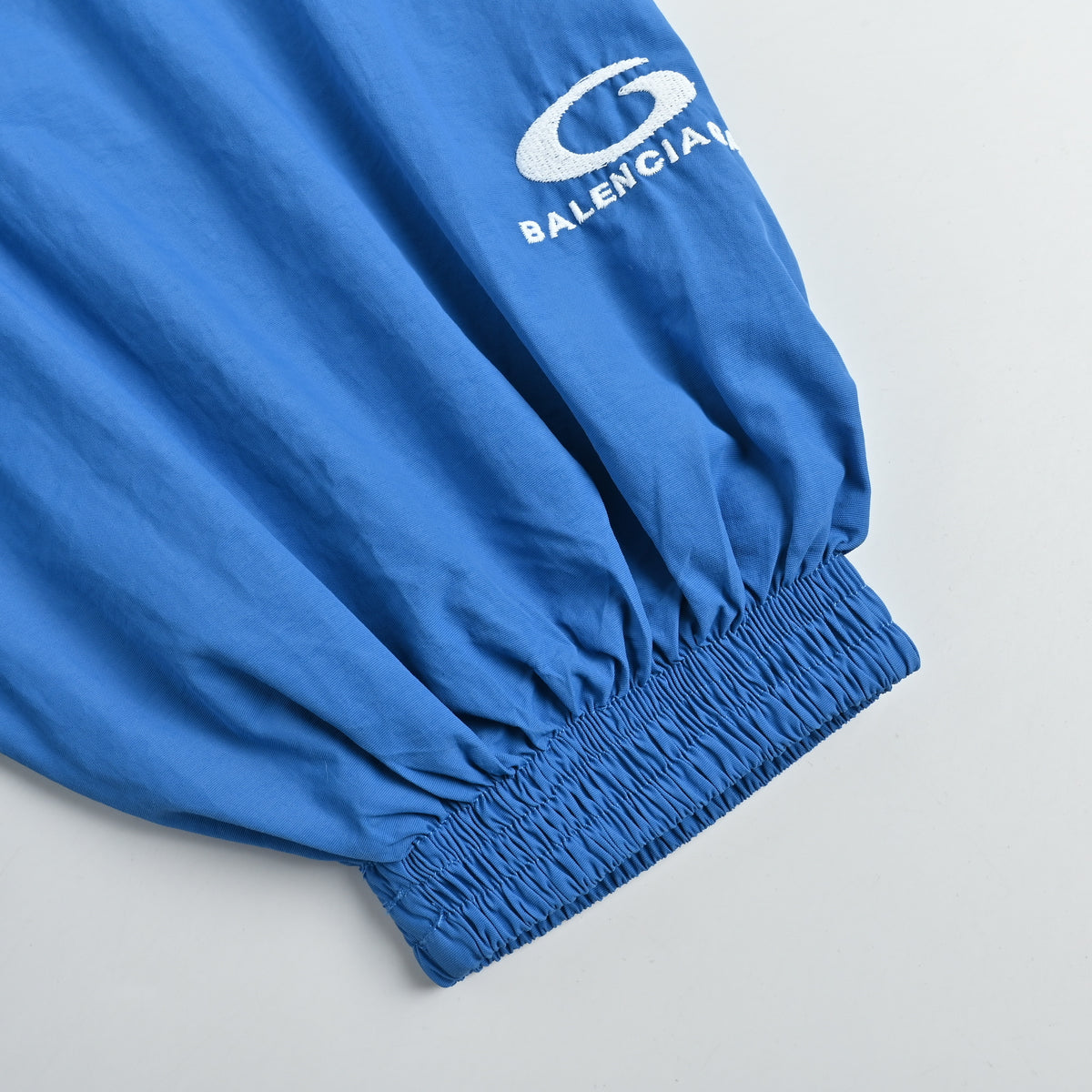 Balenciaga BLCG 26SS Half-Arc 01 Basketball Embroidered Shell Jacket – Royal Blue   822226TPQ384003
