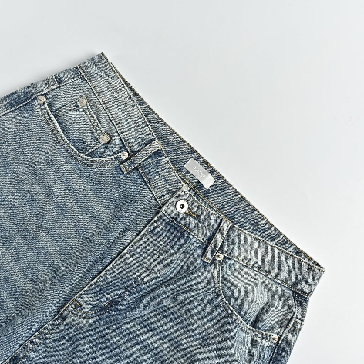 Dior Vintage Patchwork Wide-Leg Jeans – Light Blue Wash  R4400518