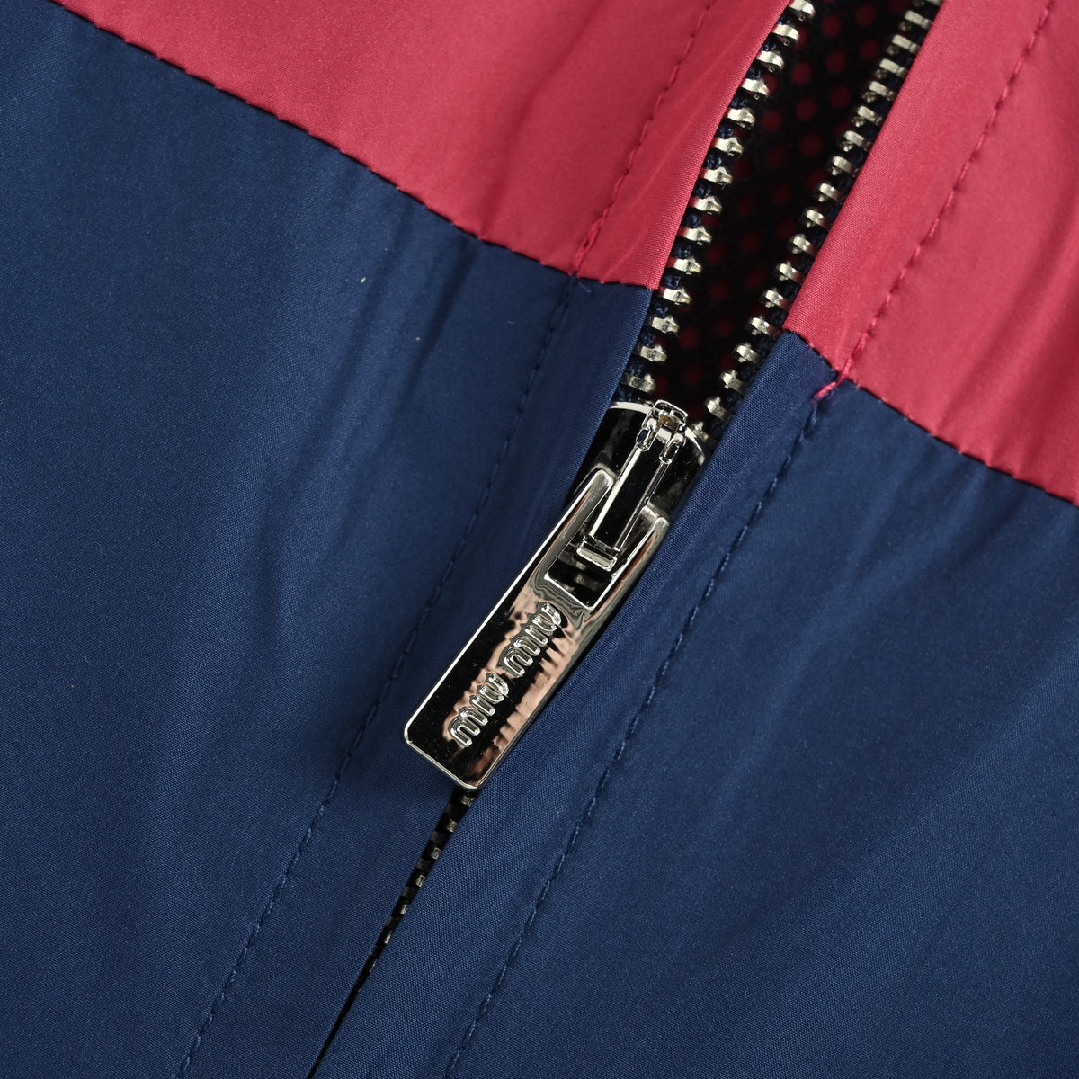 Miu Miu 25FW Color-Block Splice Shell Jacket – Navy / Burgundy SY5200731-NBG