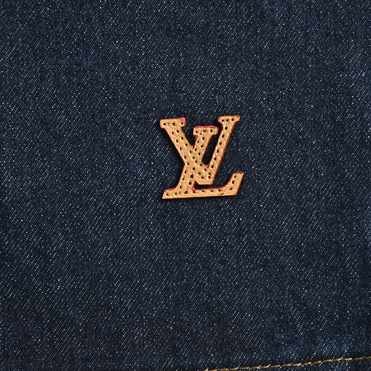 Louis Vuitton LV Leather Badge Denim Shorts 2026 XM3800703