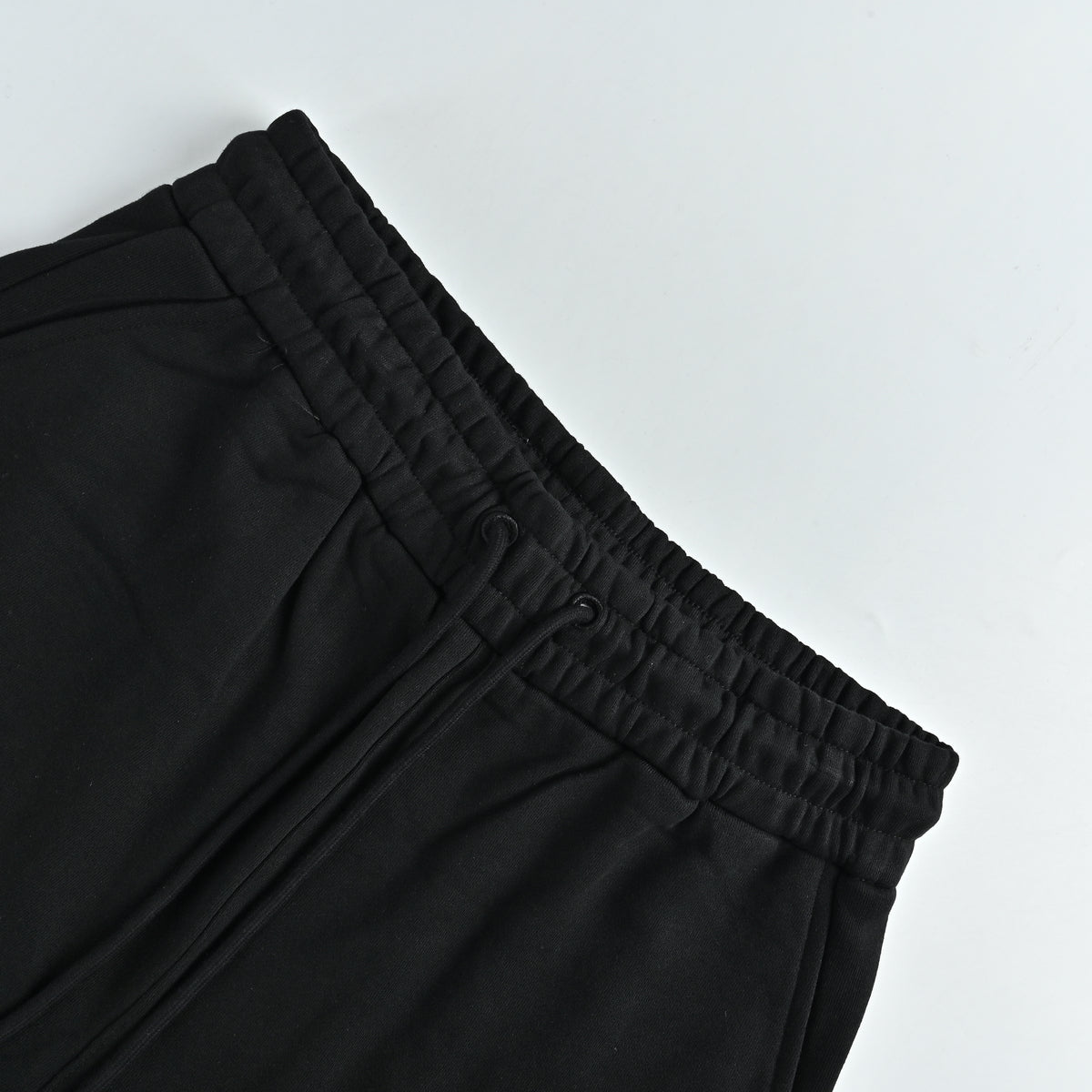 Gucci 26SS Hem Embroidered Logo Shorts XM3000716