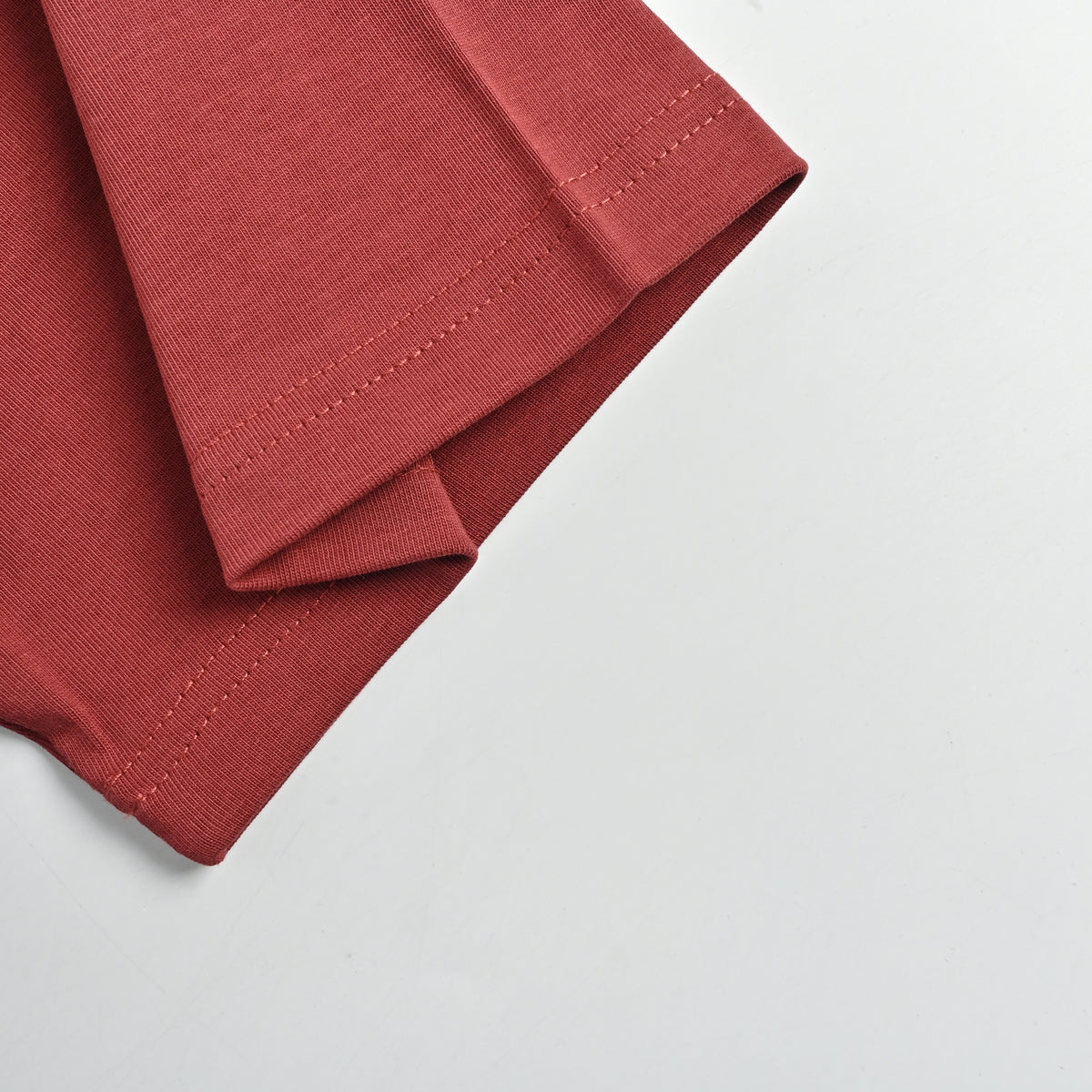 Gucci Classic Embroidered Logo Short Sleeve T-Shirt – Burgundy TS2600421-BRG