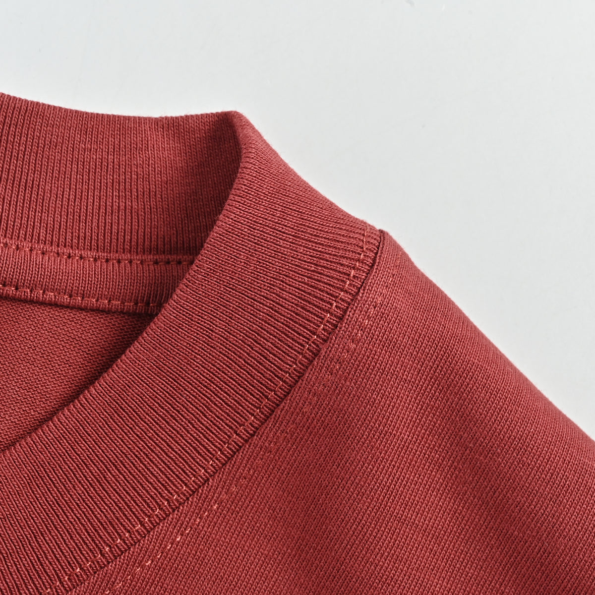 Gucci Classic Embroidered Logo Short Sleeve T-Shirt – Burgundy TS2600421-BRG