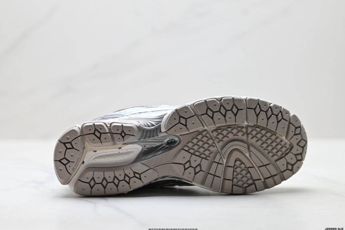 New Balance M1906REE Retro Dad Sneaker – Classic Archive Running Shoe  M1906REE